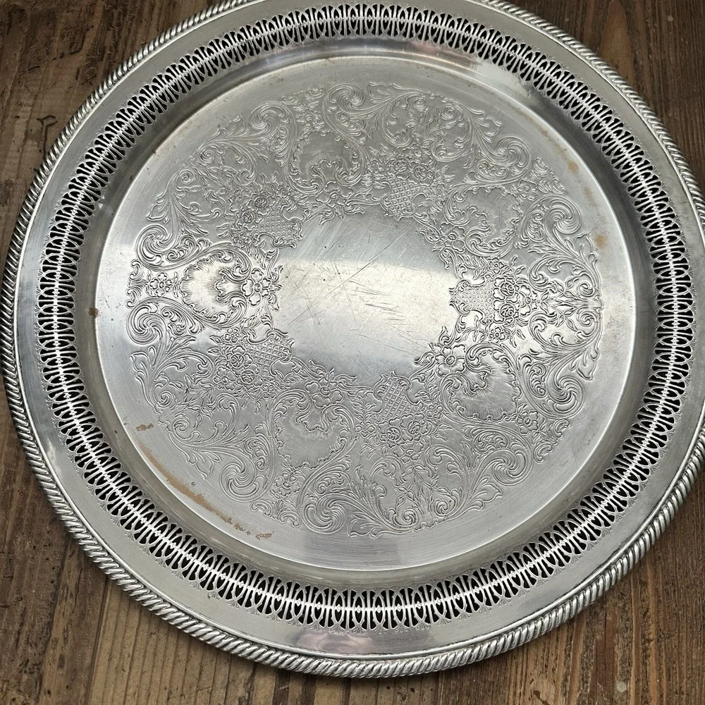 Wm Rogers Serving Tray Round 15in Silverplate Silver Etched Floral‎ Pierced